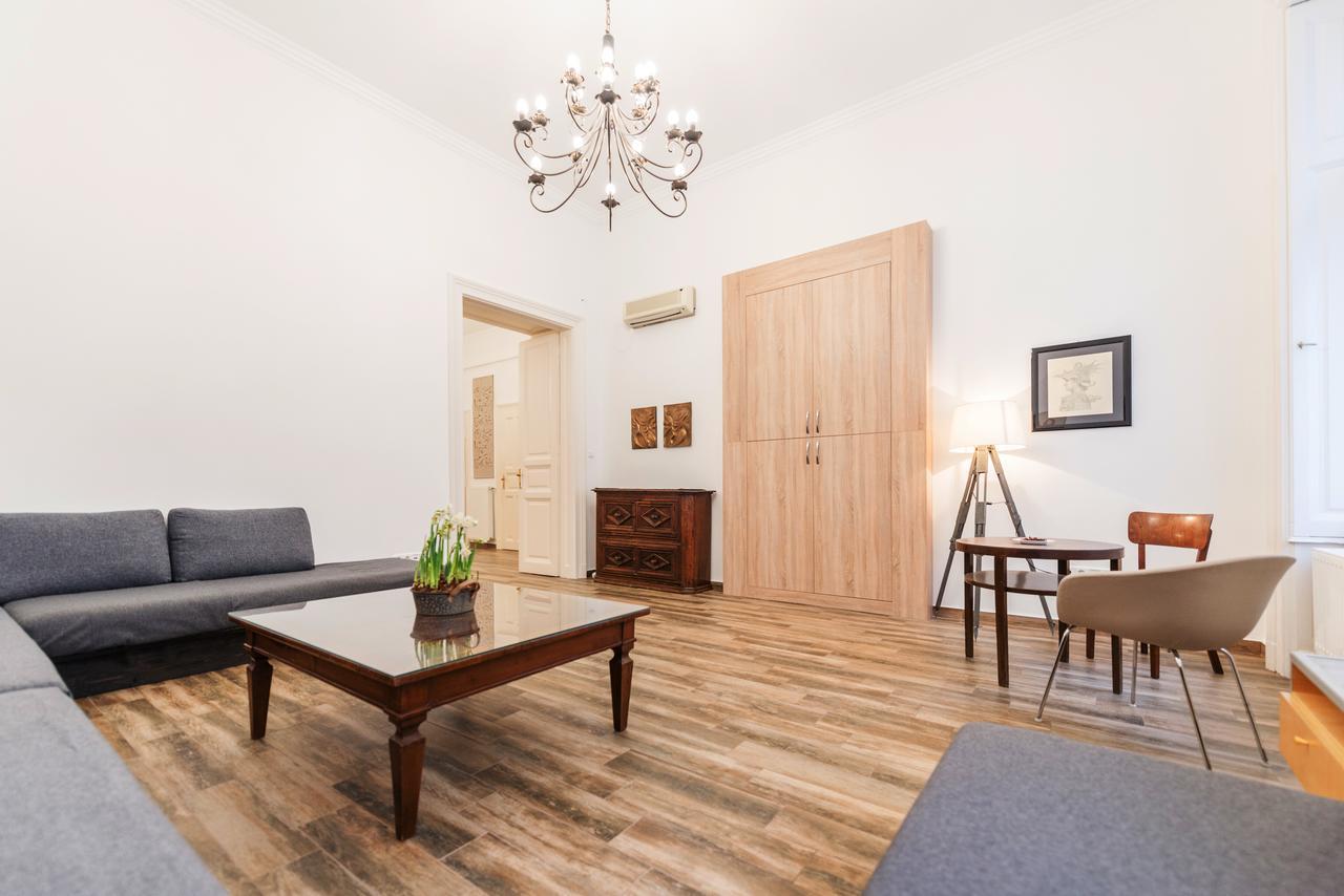 Family And Friends Apartment Budapest Kültér fotó
